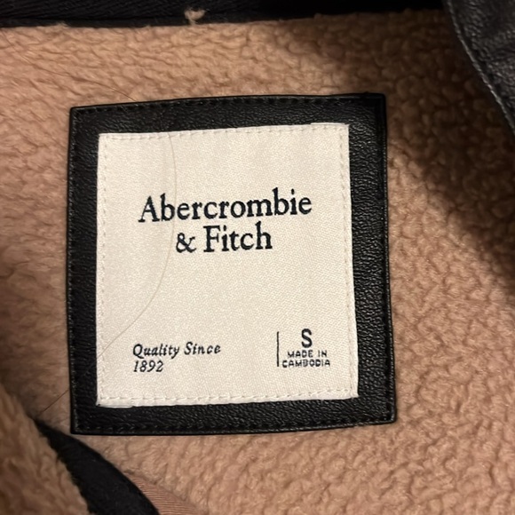 A&F Pullover - Picture 2 of 2